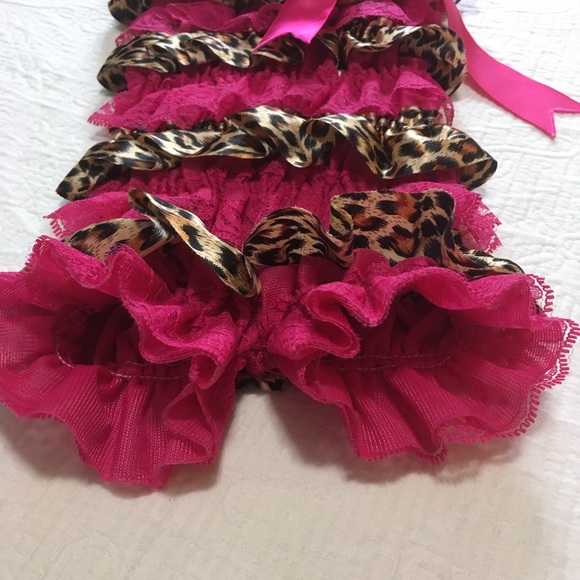 12-18m (6/$20) Summery Romper Thing - Picture 3 of 9